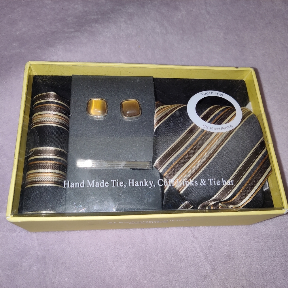 Tie , Hanky , Cuft links , Tie bar set